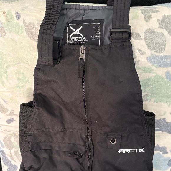 Arctix Kids Black Snow Bib - Picture 2 of 5